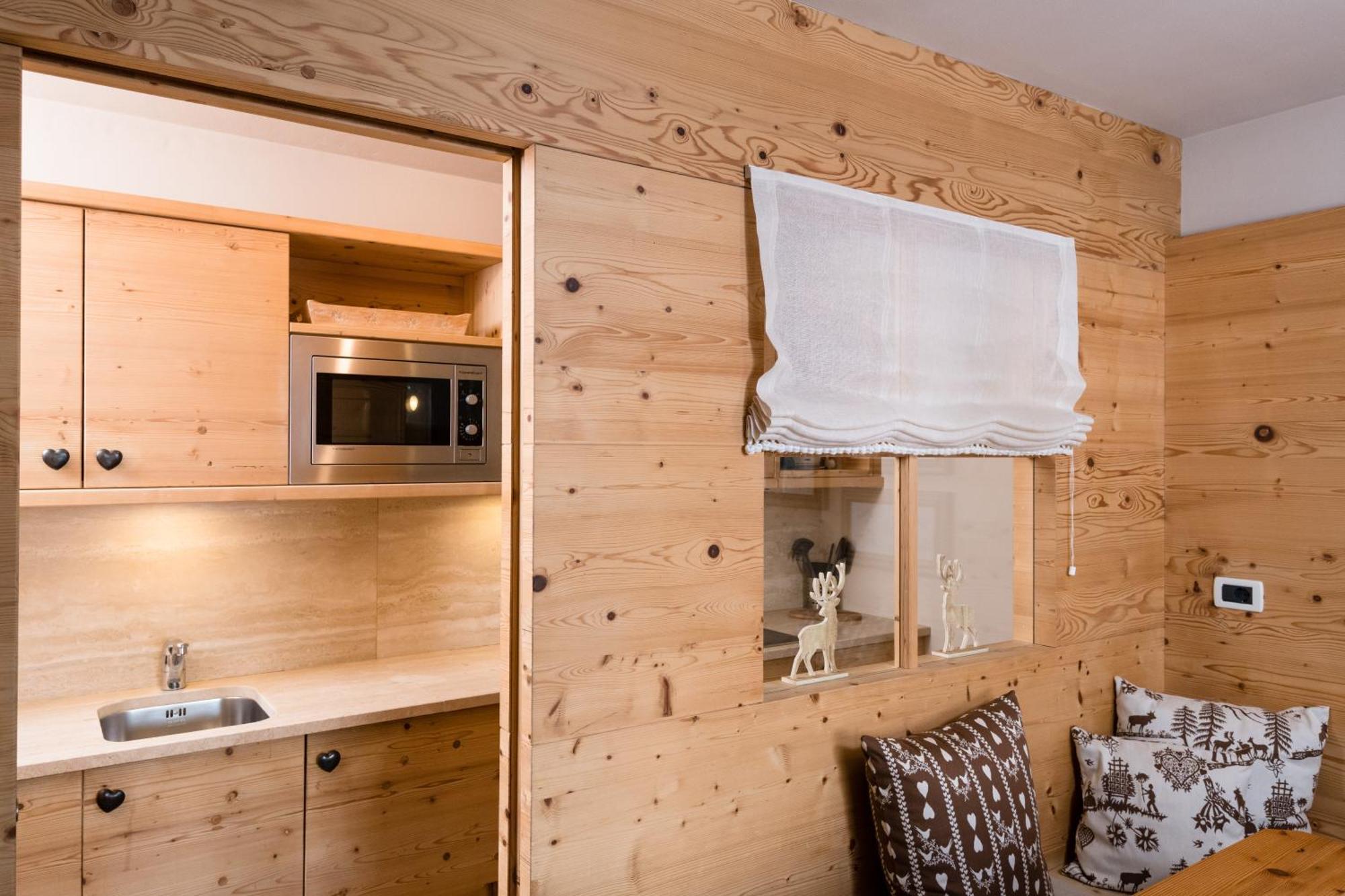 Aparthotel Nei Y Suredl Nevesole Corvara Pokój zdjęcie